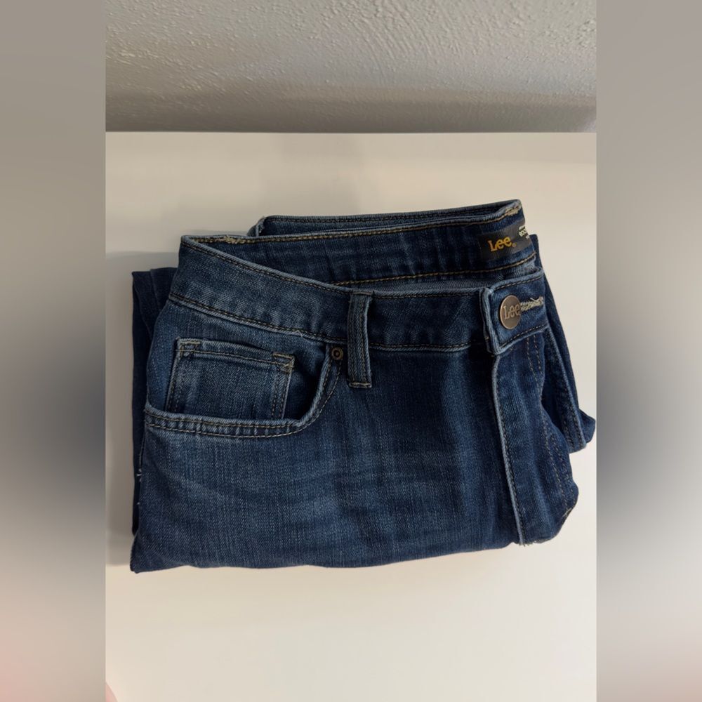 Women's Lee Regular Fit Jeans - Boot Cut - Mid Rise - Size 12 Medium - LIKE NEW!